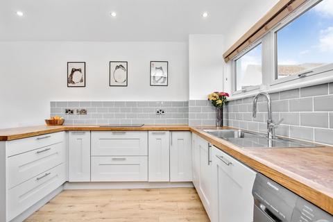 3 bedroom end of terrace house for sale, 32 Craigleith Avenue, North Berwick, EH39 4EL