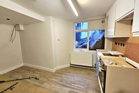 Studio to rent, Hornsey Lane, Highgate, N6