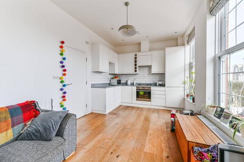 1 bedroom flat for sale, London Road, Norbury, London, SW16