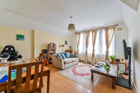 2 bedroom flat to rent, Gleneldon Road, Streatham, London, SW16