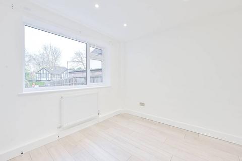 2 bedroom flat for sale, Lynton Road, Acton, London, W3