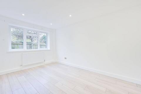 2 bedroom flat for sale, Lynton Road, Acton, London, W3