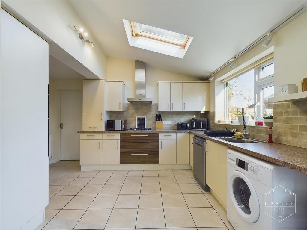Dining kitchen