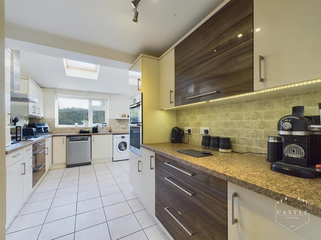 Dining kitchen