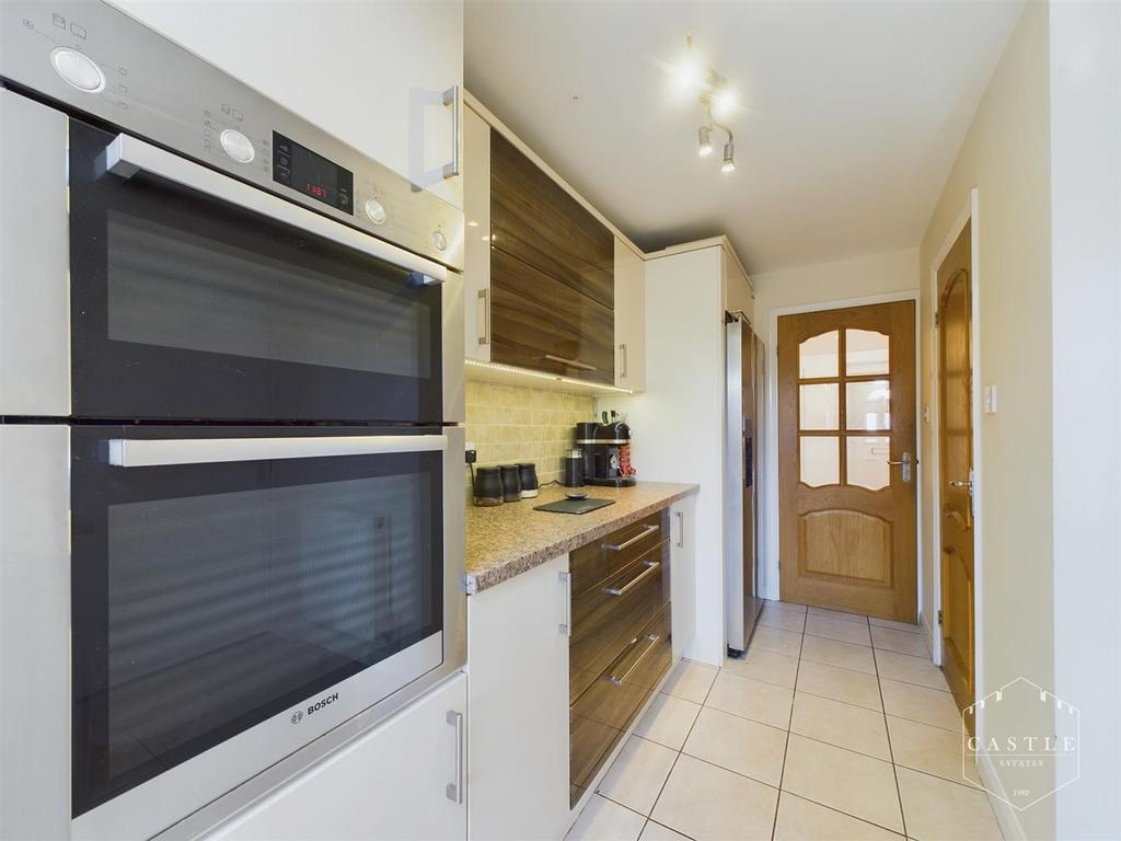 Dining kitchen