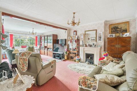 10 Duncan Way, Bushey, WD23 2BQ