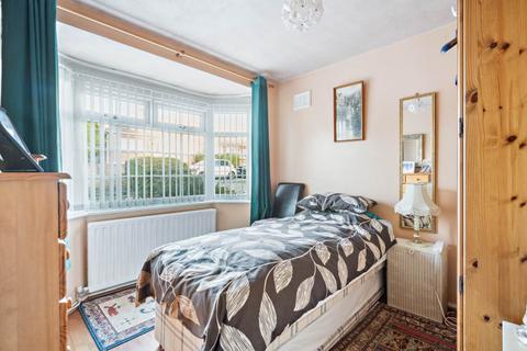 10 Duncan Way, Bushey, WD23 2BQ
