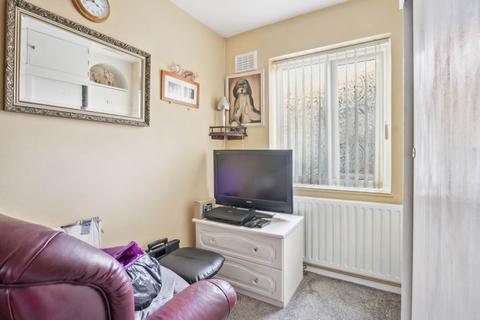 10 Duncan Way, Bushey, WD23 2BQ