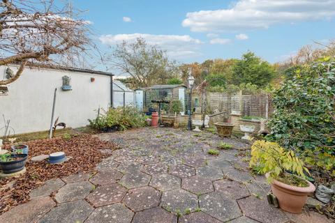 10 Duncan Way, Bushey, WD23 2BQ