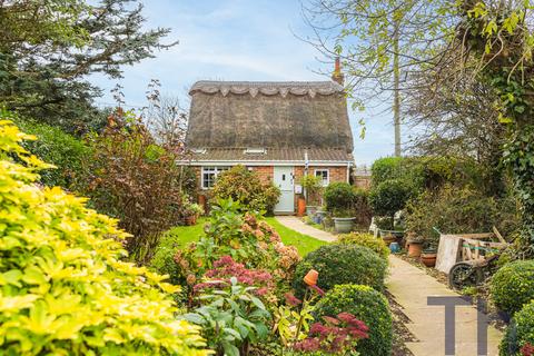 2 bedroom cottage for sale, Chale Street, Ventnor PO38