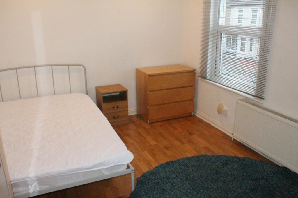 Double Room To Let