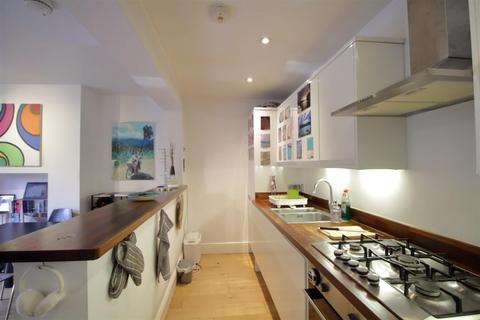 2 bedroom flat to rent, Lambert Road, Brixton Hill SW2