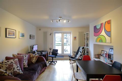 2 bedroom flat to rent, Lambert Road, Brixton Hill SW2