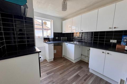 2 bedroom apartment to rent, Alexandra Road, Southend-On-Sea