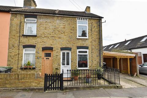 2 bedroom end of terrace house to rent, Belgrave Street, Eccles