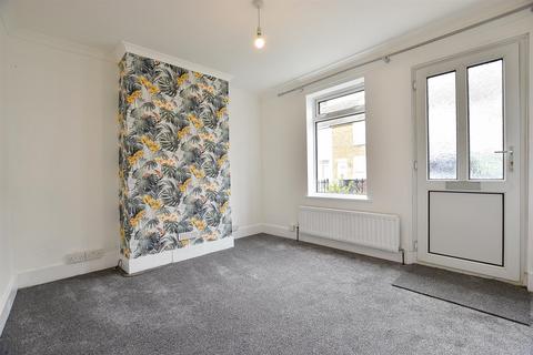 2 bedroom end of terrace house to rent, Belgrave Street, Eccles