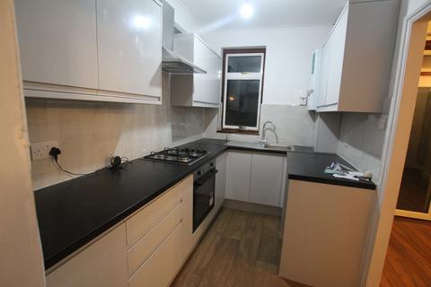 4 bedroom terraced house to rent, Horns road, Ilford,Barkingside,Newburypark,IG2,IG6 IG6