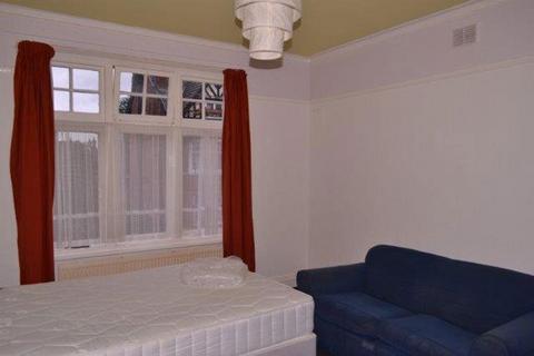 1 bedroom flat to rent, Flat 8, 18 Springfield Road