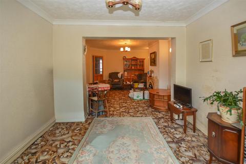 2 bedroom bungalow for sale, Cedar Road, Hutton, Brentwood