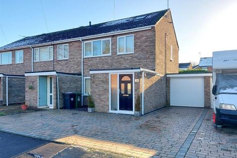 3 bedroom semi-detached house for sale, Walton Close, Stourport-On-Severn