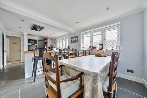 Wychwood Chapel Lane, Binfield, Bracknell, RG42 4AR