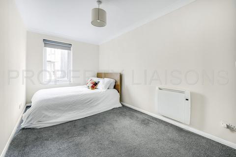 2 bedroom house to rent, Hooper Street, London, E1