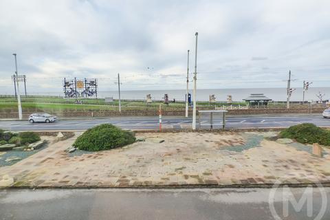 2 bedroom flat for sale, Pembroke Court, Queens Promenade, FY2 9PY