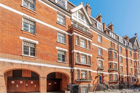 2 bedroom flat to rent, Gilbert Street London W1K