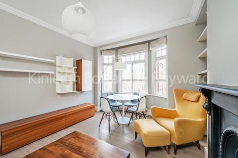 2 bedroom flat to rent, Gilbert Street London W1K