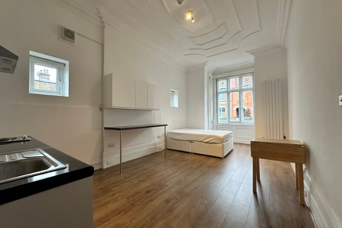 Studio to rent, Parsifal Road, London NW6