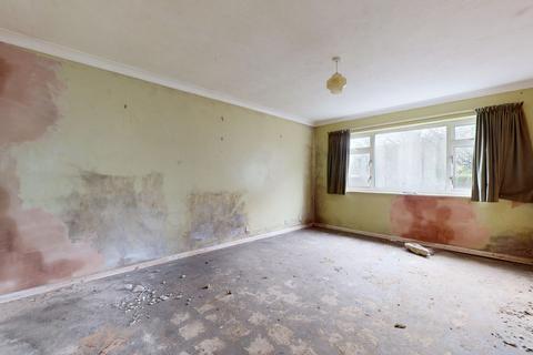 2 bedroom bungalow for sale, 22 Pinewood Close, Eastbourne, East Sussex, BN22 0SA