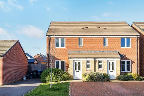 3 bedroom semi-detached house to rent, Alice Batt Road, Witney OX29