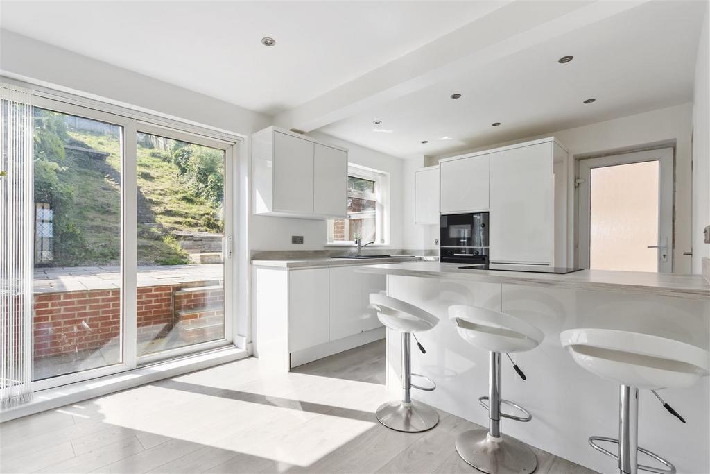 Bespoke fitted kitchen