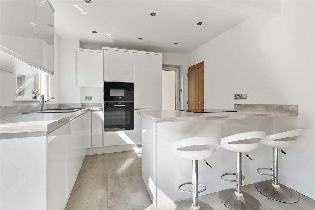 Bespoke fitted kitchen