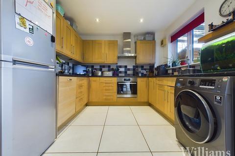 2 bedroom house for sale, Bracken Way, Aylesbury HP21