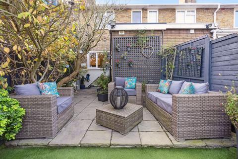 36 Whitland Road, Carshalton, SM5 1QT