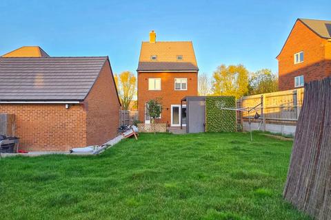 4 bedroom detached house for sale, Chiltern Road, Stewartby, Bedfordshire, MK43