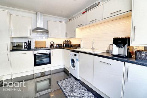 1 Sunningvale Close, Biggin Hill, Westerham, TN16 3BS