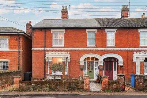 4 bedroom semi-detached house to rent, Gallows Hill, Hadleigh, Ipswich