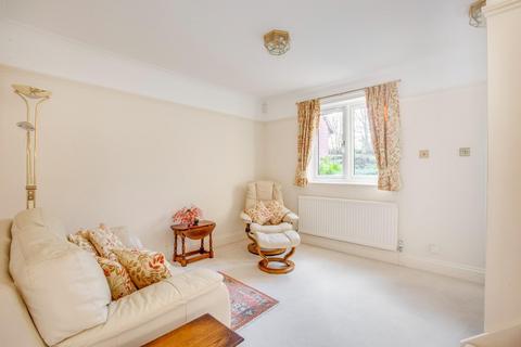 2 bedroom terraced house for sale, Thornhill Close, Old Amersham, Buckinghamshire, HP7 0EW