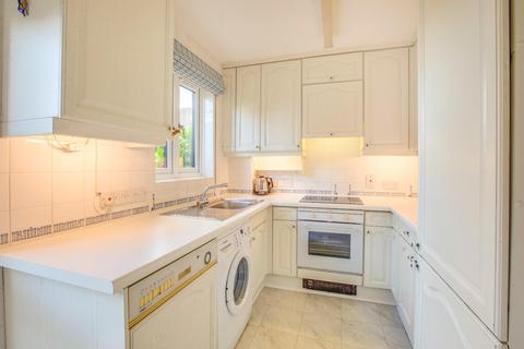 2 bedroom terraced house for sale, Thornhill Close, Old Amersham, Buckinghamshire, HP7 0EW