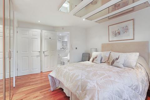 3 bedroom flat for sale, Kings Place, Buckhurst Hill IG9