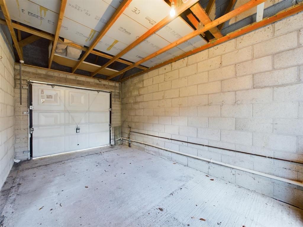 45 Gannel View Close Garage