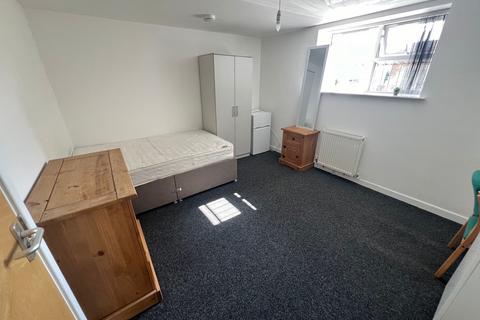 4 bedroom apartment to rent, Swansea SA1