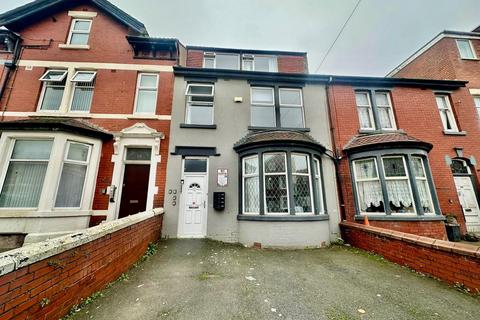 2 bedroom flat to rent, Reads Avenue, Blackpool FY1