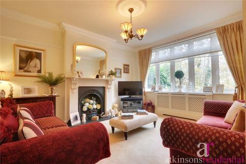 4 bedroom semi-detached house for sale, Phipps Hatch Lane, Enfield, Middlesex, EN2