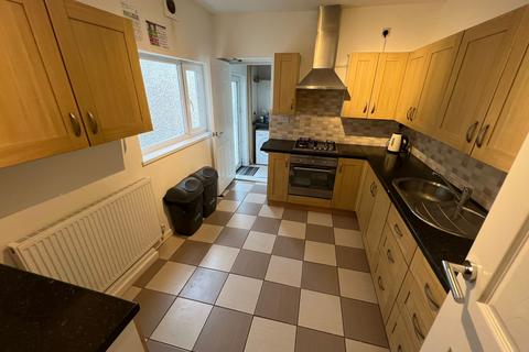 4 bedroom terraced house to rent, Swansea SA1