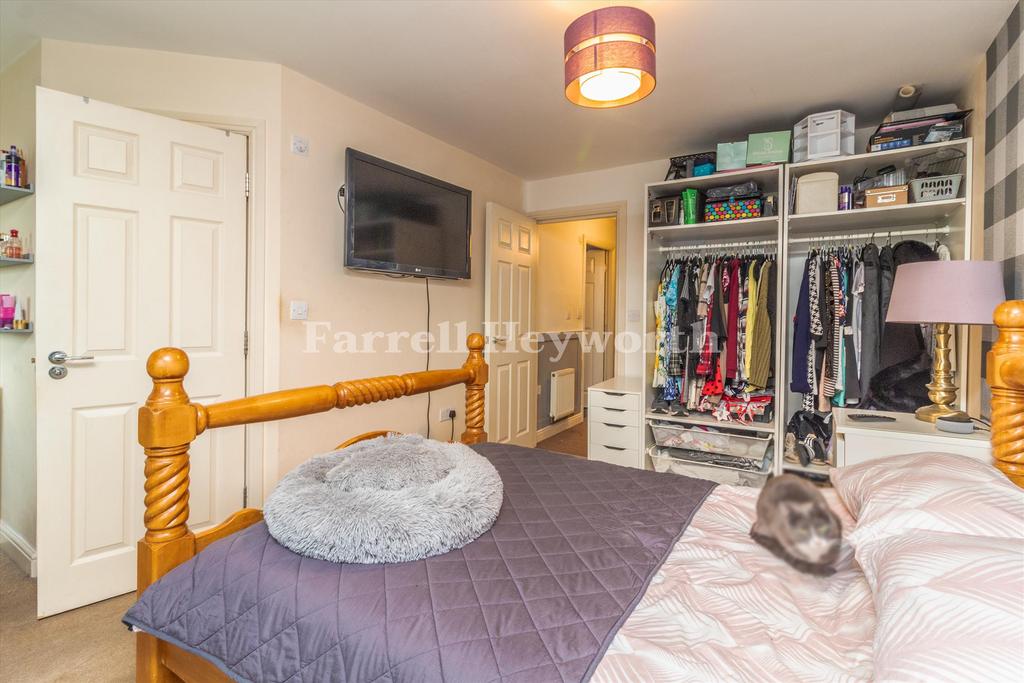 Bedroom 1 image 3