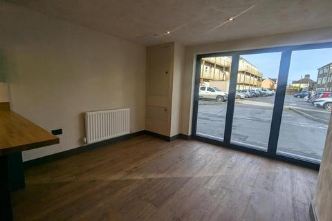 2 bedroom apartment to rent, Nestor Square, Narberth