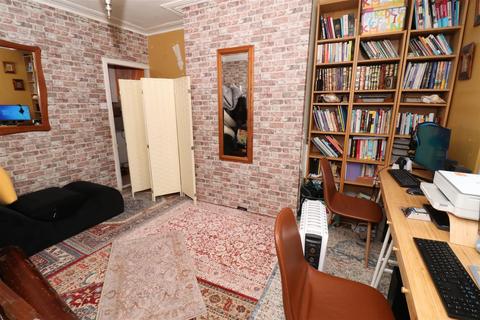 3 bedroom terraced house for sale, Hopbine Avenue, Bradford BD5